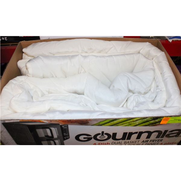 ROOTS COMFORTER QUEEN SIZED