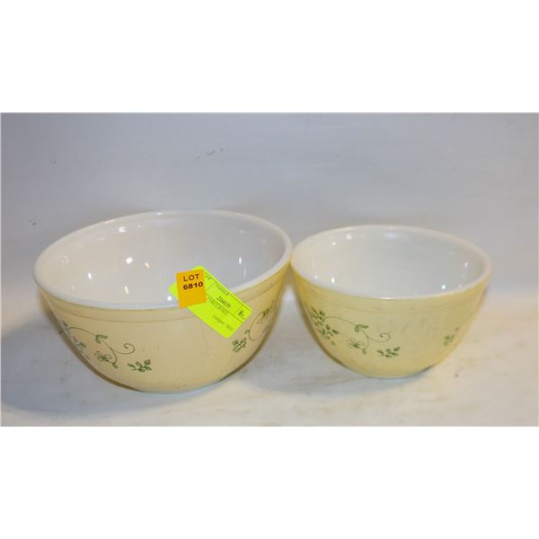VINTAGE PYREX BOWLS