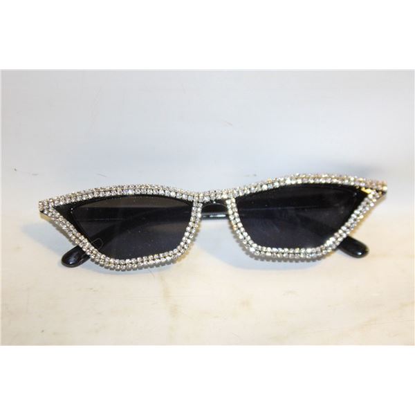 ESTATE CAT EYE RHINESTONE GLASSES-ESTATE