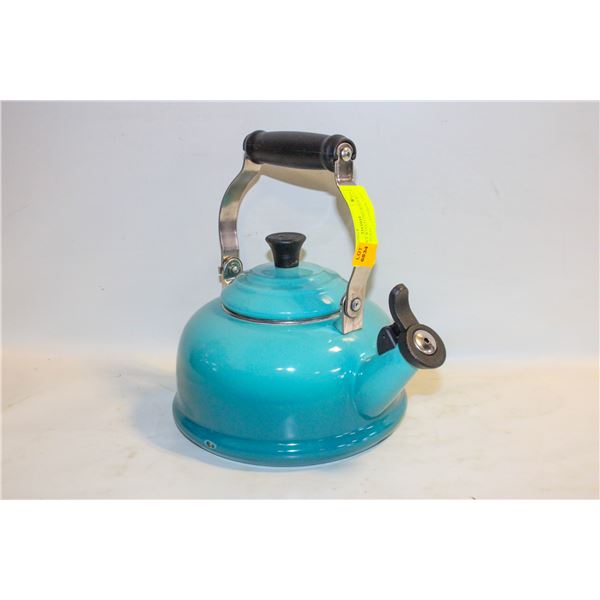 LE CRUESET WHISTLING WATER KETTLE-ESTATE