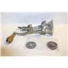 Image 1 : ANTIQUE MEAT GRINDER WITH 4 DISCS