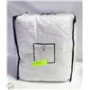 Image 1 : NEW QUILTED FEATHER BED PROTECTOR SIZE DOUBLE