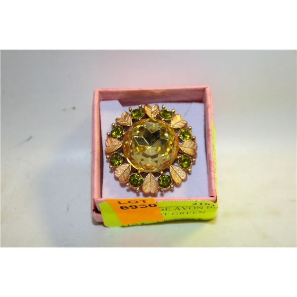 VINTAGE AVON BROOCH WITH PERIDOT GREEN