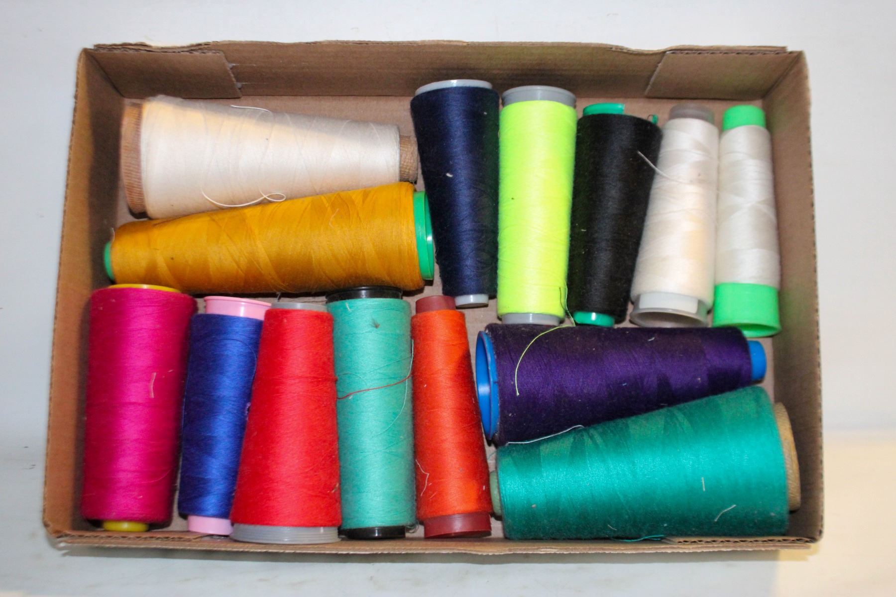 Threadlot SEWING THREAD LOT