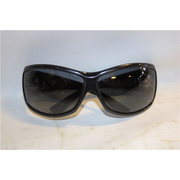 VON ZIPPER POLARIZED DEBUTANTE SUNGLASSES USED