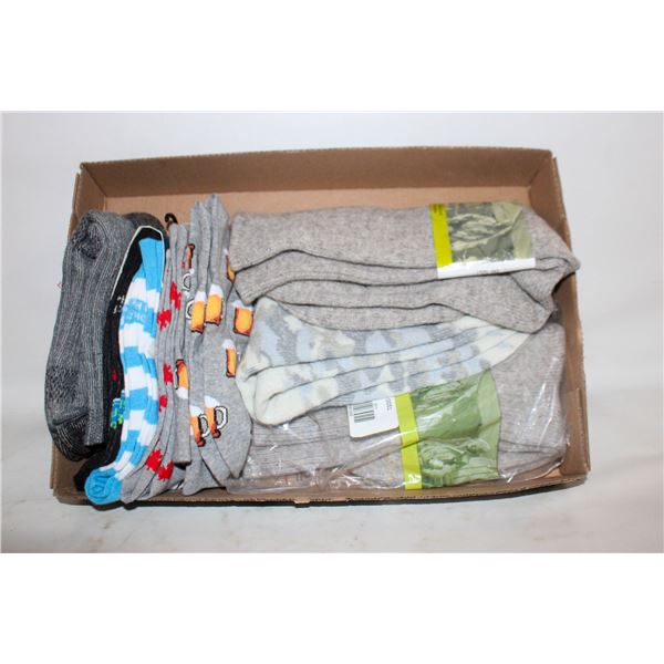 NEW 8 PAIRS MENS SOCKS