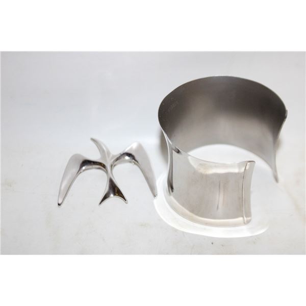 925 RING; 2 FLOWER THEMED BRACELETS