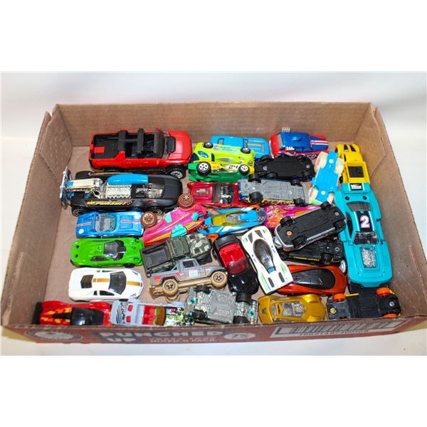 30 HOT WHEELS DIECAST CARS & TRUCKS TOYS