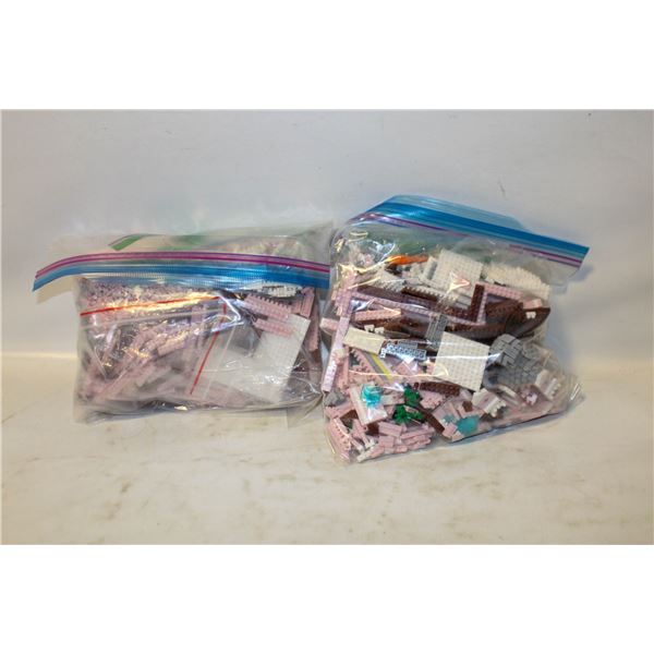 BAG OF LEGO-STYLE SMALL BUILDING PIECES