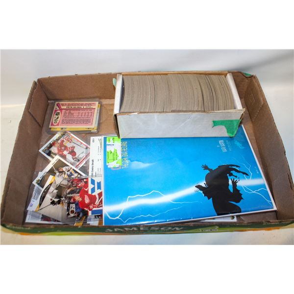 FLAT OF ASSORTED COLLECTOR CARDS +