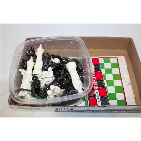 VINTAGE GAME CERAMIC CHESS COMPLETE