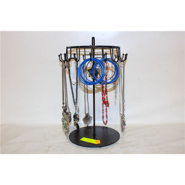 SPINNER WITH JEWELERY SOME .925 PIECES VINTAGE