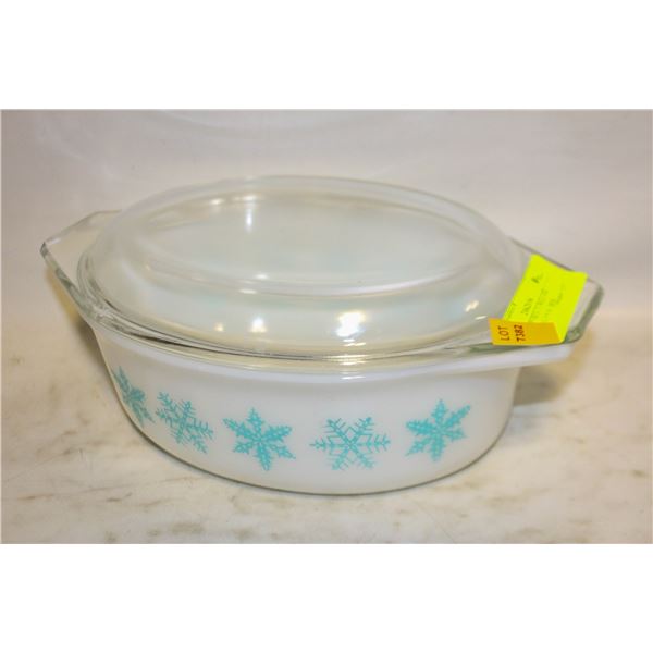 VINTAGE PYREX TURQUOISE SNOWFLAKE OVAL DISH