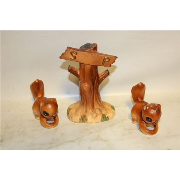 VINTAGE HANGING SQUIRREL SALT N PEPPER
