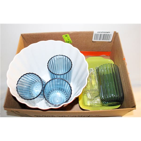 BOX OF ASSORTED KITCHENWARE