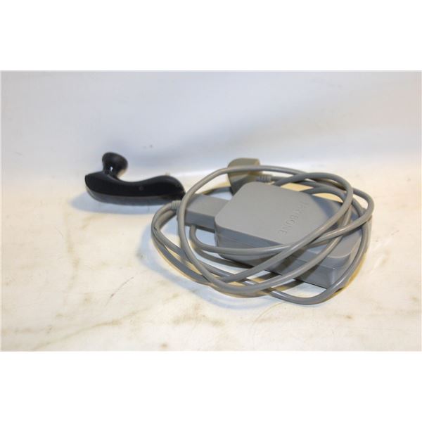 JAWBONE BLUTOOTH HEADSET AND CHARGER