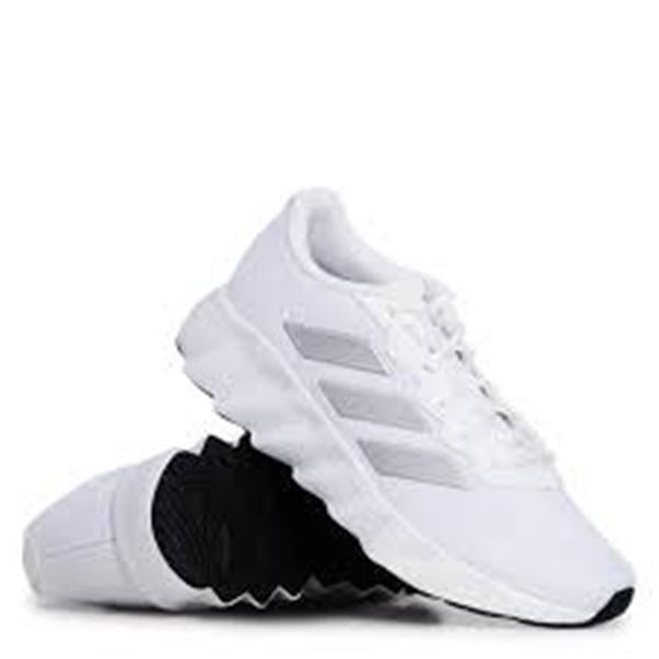 NEW ADIDAS WOMENS RUNNERS SIZE 8