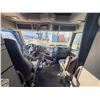 Image 14 : REPO: 2023 VOLVO VNL 860