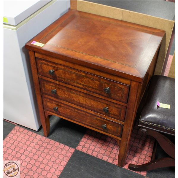 VINTAGE FEDERAL STYLE SOLID WOOD 3-DRAWER