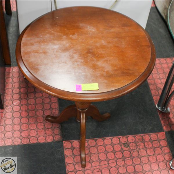 VINTAGE WOOD COLLAPSABLE & FOLDABLE TABLE