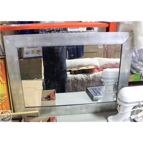 HIGH FASHION CRYSTAL BANGLE