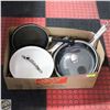 Image 1 : BOX WITH 4 PANS INCL. TRAMONTINA DEEP PAN,