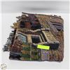 Image 1 : 5FT TAPESTRY WEAVED BLANKET-ESTATE