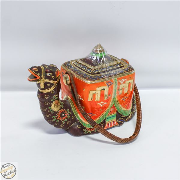 VINTAGE CAMEL PORCELAIN