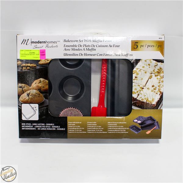 5 PCE BAKEWARE SET – NEW NEVER OPENED