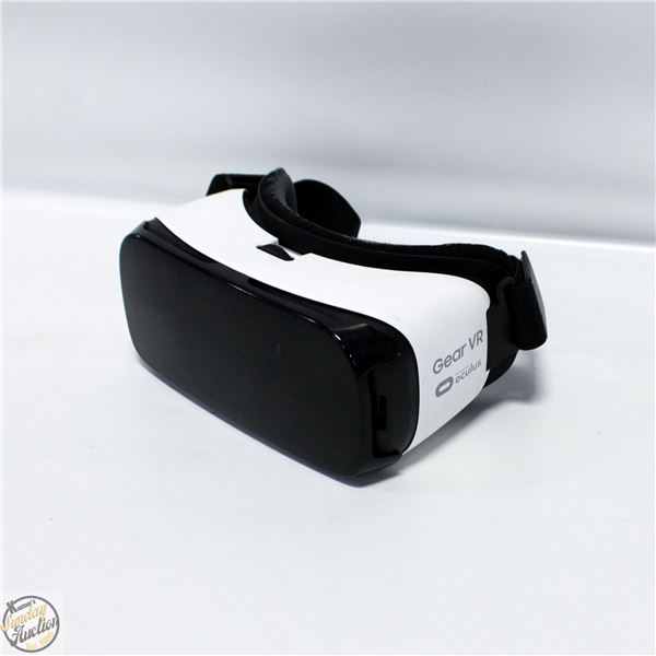 SAMSUNG GEAR VR HEADSET WITH LENSE COVER