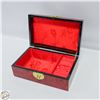 Image 1 : ANTIQUE/VINTAGE JEWELRY BOX