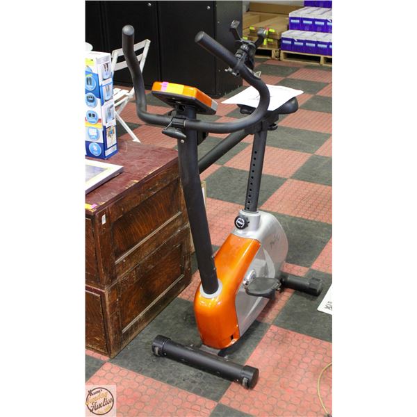 FITNESS CLUB TRIO V4 MAGNETIC UPRIGHT CYCLE
