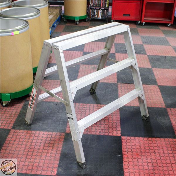 STURDY LADDER INCL. 3-STEP DRYWALL BENCH