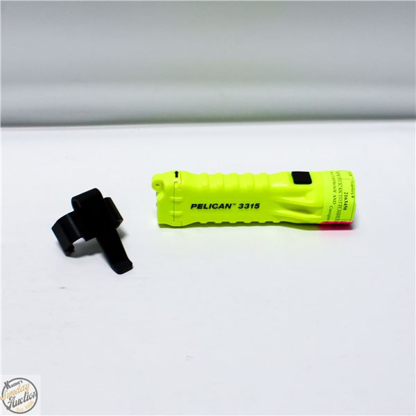 NEW PELICAN 3315 FLASHLIGHT WATERPROOF AND