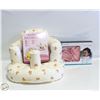 Image 1 : INFLATABLE INFANT SEAT W/BUILT IN PUMP + DISH SET