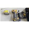 Image 2 : LOT OF DEWALT TOOLS BATTERY AND BATTERY CHARGER AND TAPE MEASURE