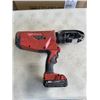 Image 2 : MILWAUKEE M18 FORCELOGIC PIPE CRIMPER - WORKING W/ BATTERY