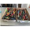 Image 1 : 2 TRAYS OF ASSORTED SCREWDRIVERS