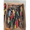 Image 2 : 2 TRAYS OF ASSORTED SCREWDRIVERS