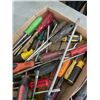 Image 6 : 2 TRAYS OF ASSORTED SCREWDRIVERS