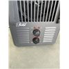 Image 5 : 5 GALLON SHOP VAC AND PRESTIGE ELECTRIC HEATER