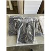Image 2 : 6 NEW WHITE AND BLACK LONG SLEEVE SHIRTS - SIZE LARGE