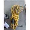 Image 5 : 2 EXTENSION CORDS AND INFLATOR