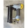 Image 4 : 3 AIR NAILERS