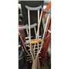Image 2 : BURTON SNOWBOARD, CANES AND CRUTCHES