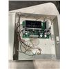 Image 4 : BOX OF ELETRICONICS SPEAKERS BATTERY AND LIGHTS