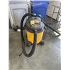 Image 1 : 12 GALLON 5.0 PEAK HP SHOP VAC - WORKING