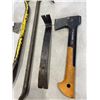 Image 3 : 3 PRY BARS AND 2 HATCHETS