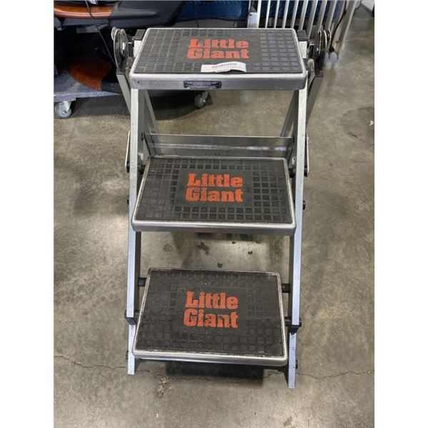 LITTLE GIANT FOLDING STEP LADDER