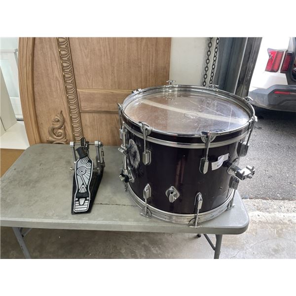 EVANS DRUM AND PEDAL